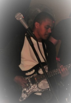 Belo Horizonte - Guitarra solo - gosta de Heavy-Metal procurando por Vocalista---Tenor