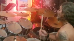 São Paulo -  - gosta de Rock-Clássico procurando por Bateria